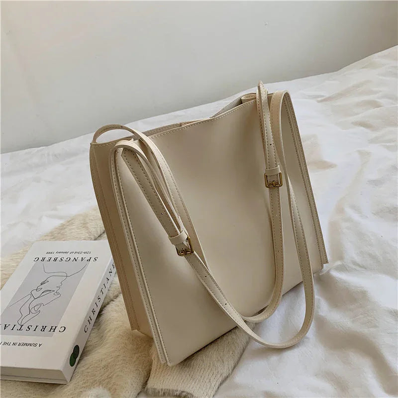 Motenaro Women’s Leather Handbag – Timeless Elegance & Premium Craftsmanship