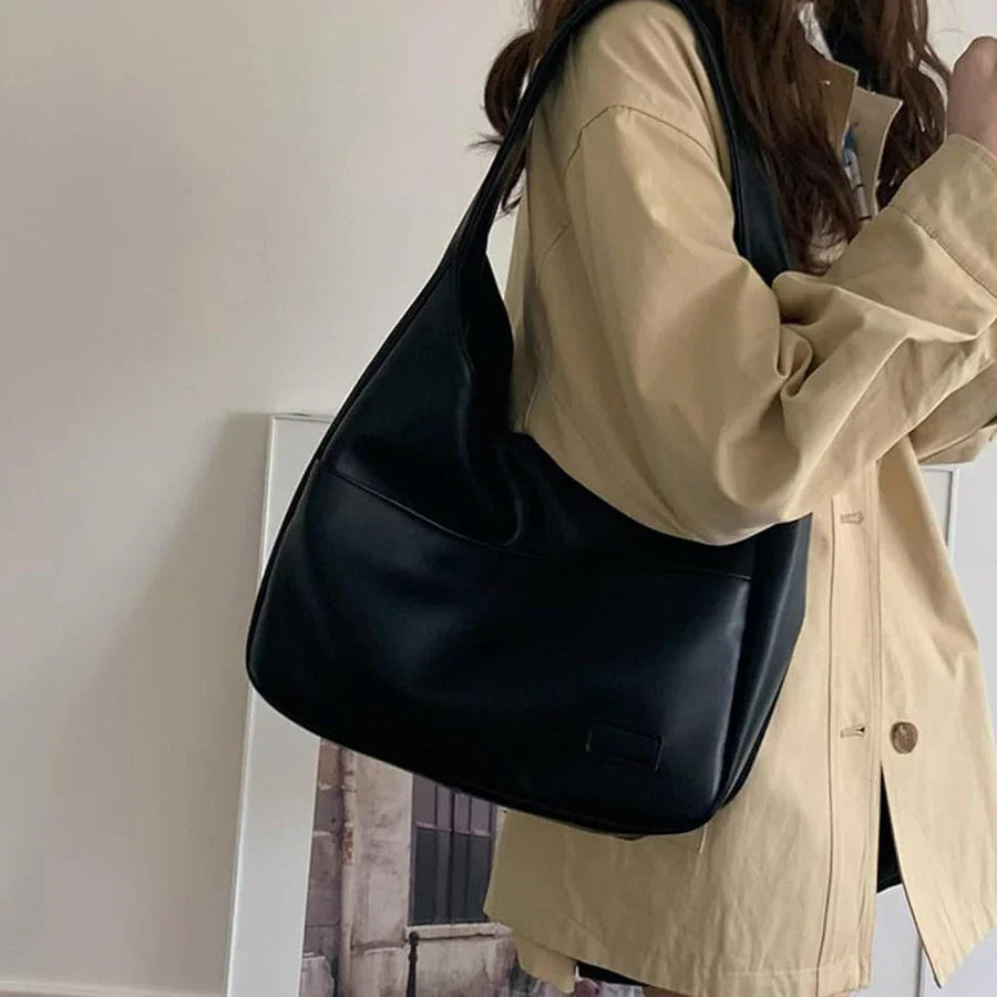 Bolso tote de piel de lujo para mujer de Montenaro: elegante, espacioso y duradero.