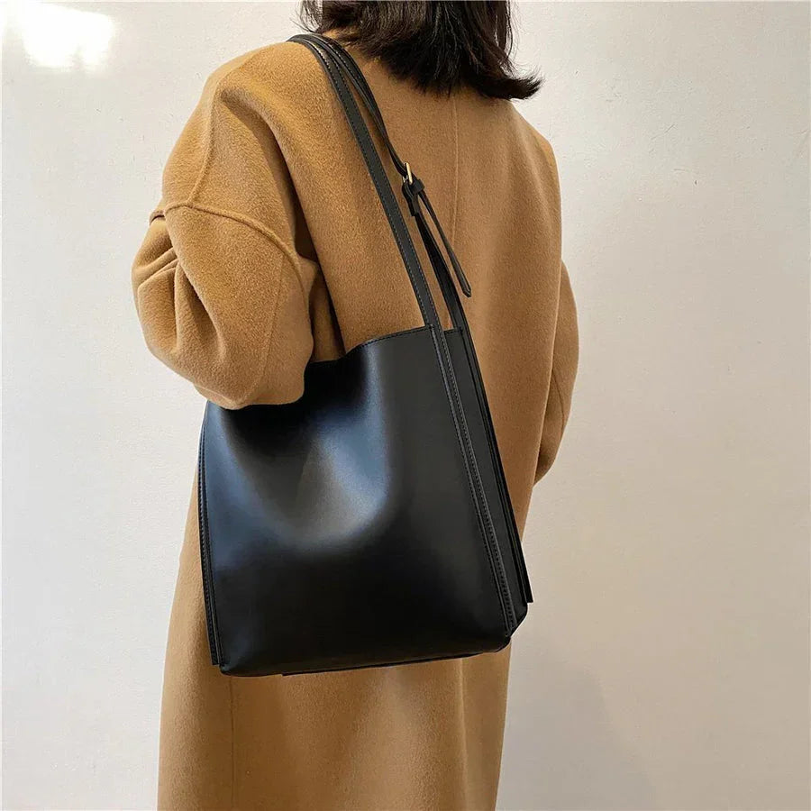 Bolso de piel para mujer Motenaro: Elegancia atemporal y artesanía de primera calidad