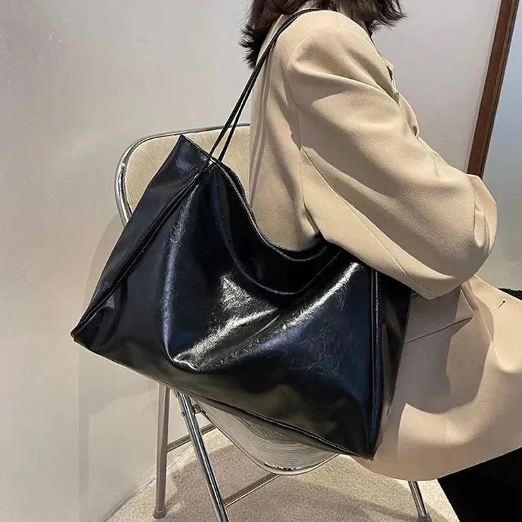 Bolso de hombro Montenaro para mujer, de piel auténtica: elegancia atemporal y artesanía de primera calidad