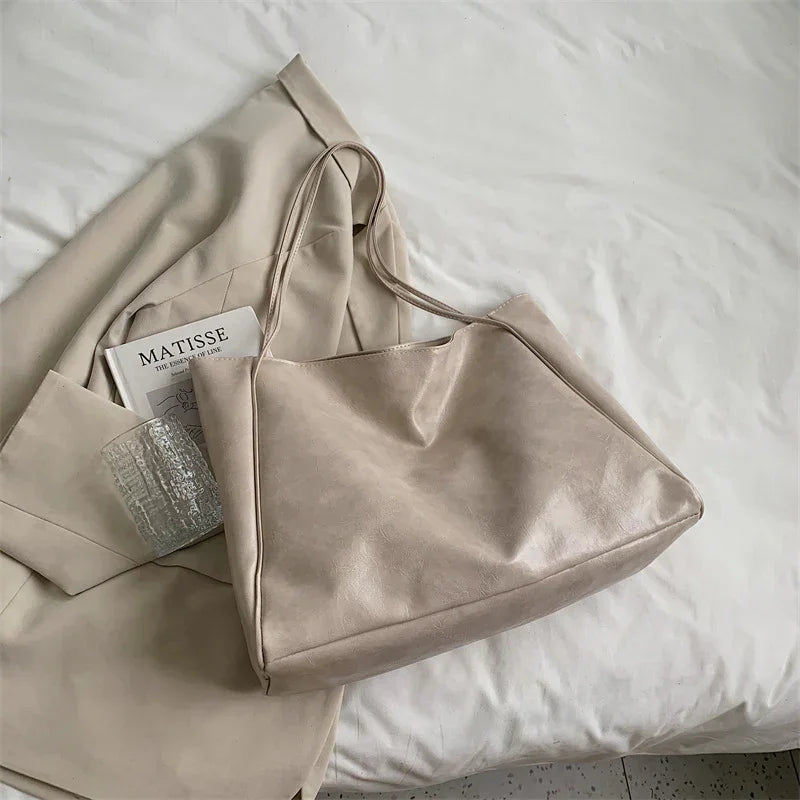 Bolso de hombro Montenaro para mujer, de piel auténtica: elegancia atemporal y artesanía de primera calidad