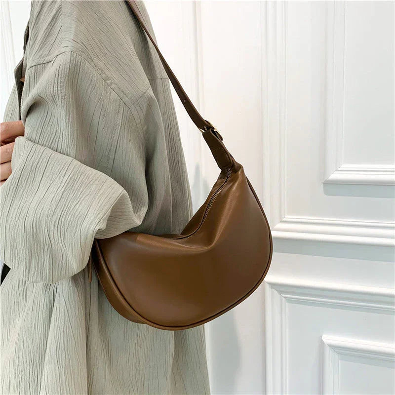 Montenaro Women’s Leather Crossbody Bag – Timeless Elegance & Everyday Comfort